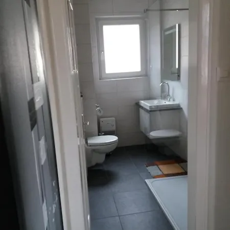 Logis Le 18 Rose Appartement Straatsburg